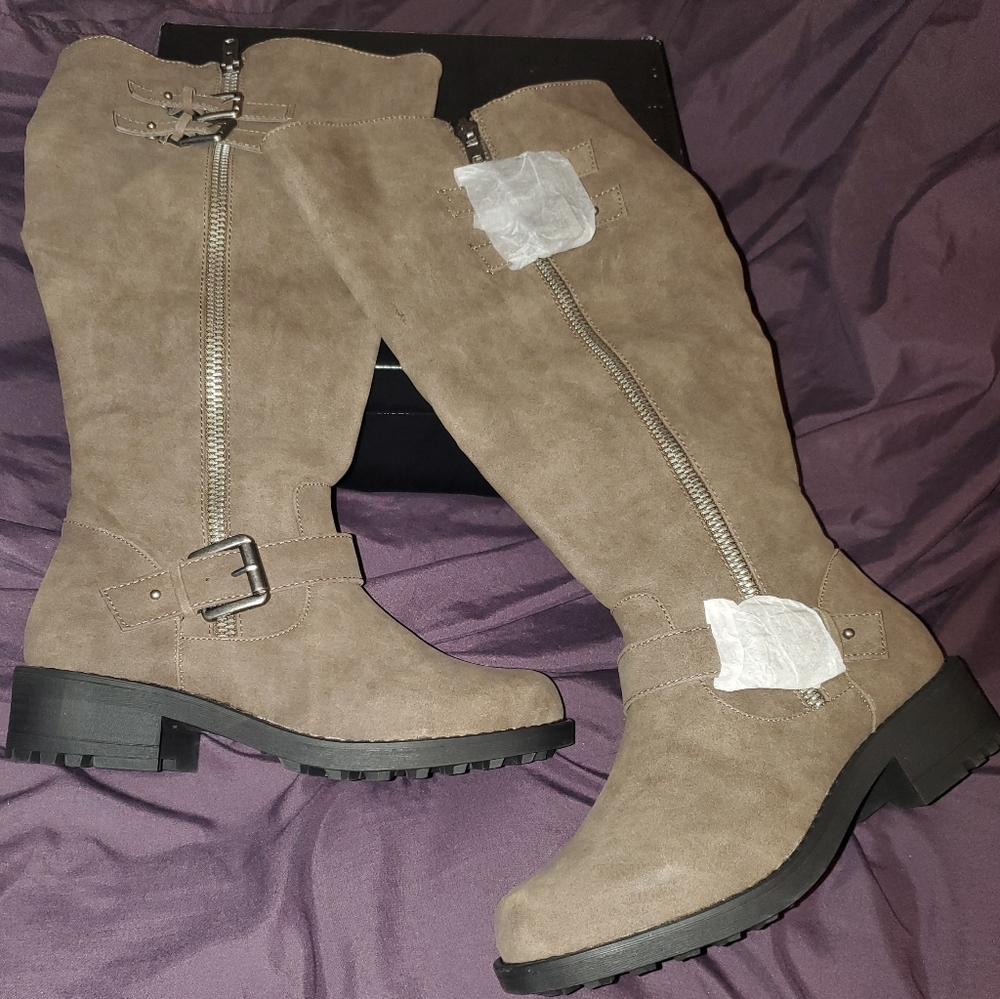 Knee boot